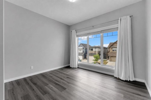 217 Lucas Crescent Nw, Calgary, AB - Indoor Photo Showing Other Room