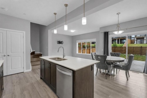 217 Lucas Crescent Nw, Calgary, AB - Indoor