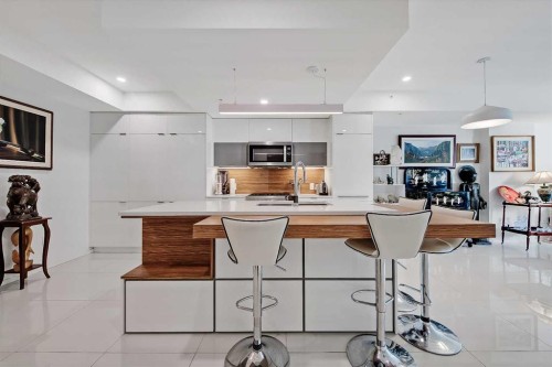 307-1020 9 Avenue Se, Calgary, AB - Indoor Photo Showing Kitchen