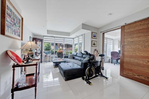 307-1020 9 Avenue Se, Calgary, AB - Indoor