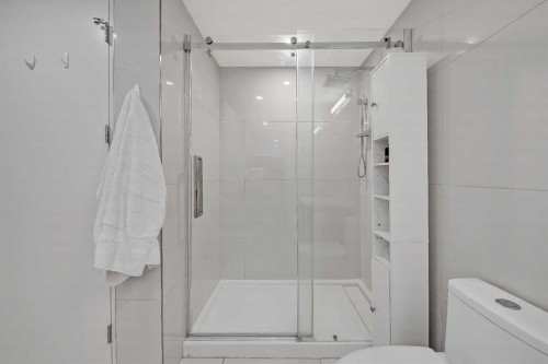 307-1020 9 Avenue Se, Calgary, AB - Indoor Photo Showing Bathroom