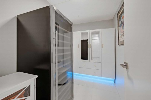 307-1020 9 Avenue Se, Calgary, AB - Indoor