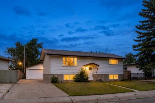 152 Maddock Way Ne, Calgary, AB - Outdoor