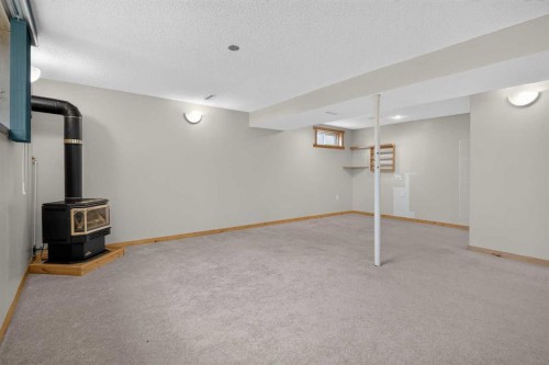 152 Maddock Way Ne, Calgary, AB - Indoor Photo Showing Other Room
