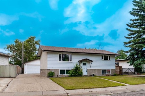 152 Maddock Way Ne, Calgary, AB - Outdoor