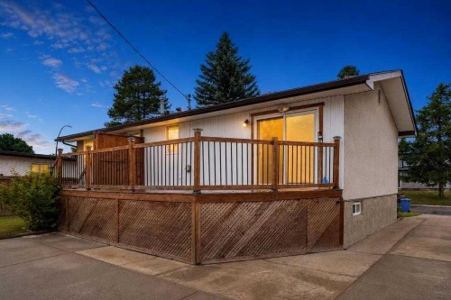 152 Maddock Way Ne, Calgary, AB - Outdoor With Exterior