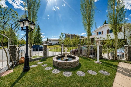 204 Whiteview Close Ne, Calgary, AB - Outdoor