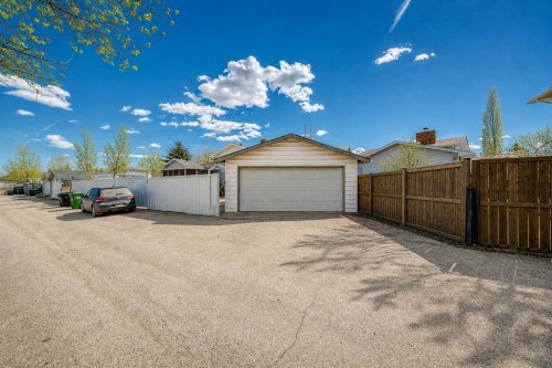 204 Whiteview Close Ne, Calgary, AB - Outdoor