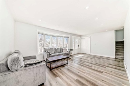 204 Whiteview Close Ne, Calgary, AB - Indoor Photo Showing Living Room
