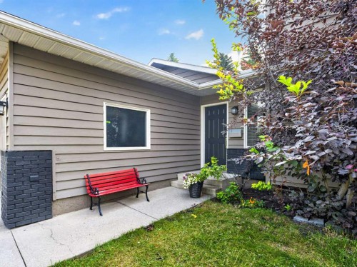 13704 Deer Run Boulevard Se, Calgary, AB - Outdoor