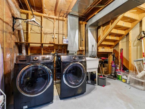 13704 Deer Run Boulevard Se, Calgary, AB - Indoor Photo Showing Laundry Room
