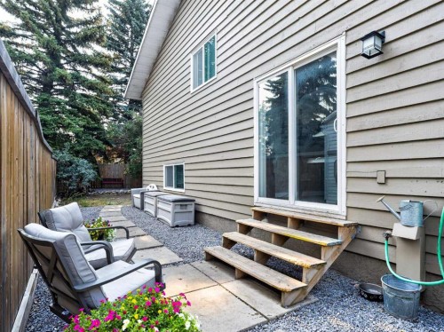 13704 Deer Run Boulevard Se, Calgary, AB - Outdoor With Exterior
