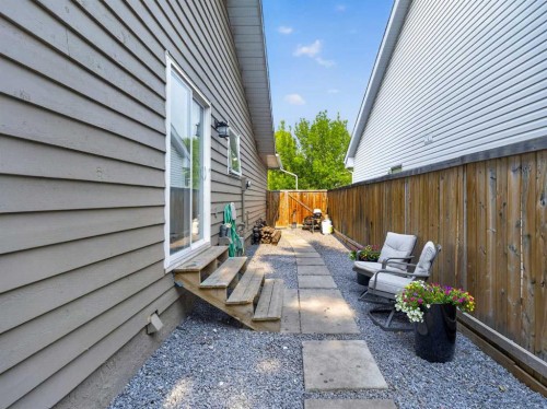 13704 Deer Run Boulevard Se, Calgary, AB - Outdoor
