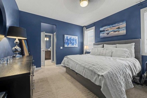 59 Evanswood Circle Nw, Calgary, AB - Indoor Photo Showing Bedroom