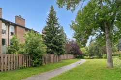 25-1011 Canterbury Drive SWCalgary, AB T2W 2S8