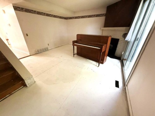 20-6503 Ranchview Drive Nw, Calgary, AB - Indoor Photo Showing Other Room