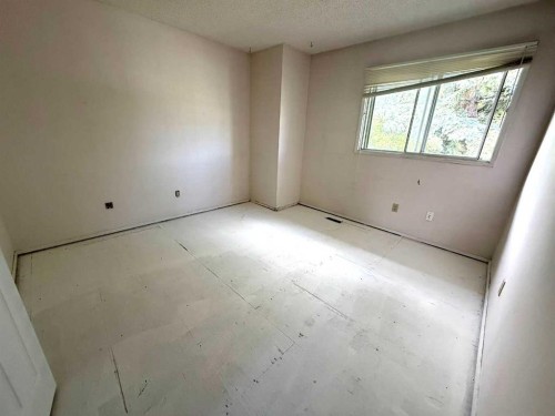 20-6503 Ranchview Drive Nw, Calgary, AB - Indoor Photo Showing Other Room