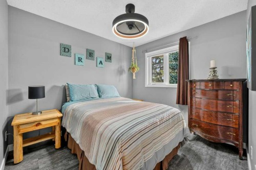 83 Millrise Crescent Sw, Calgary, AB - Indoor Photo Showing Bedroom
