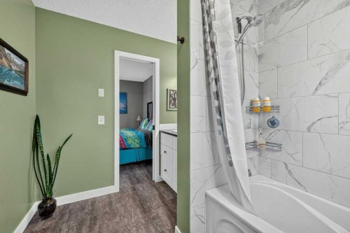 83 Millrise Crescent Sw, Calgary, AB - Indoor Photo Showing Bathroom