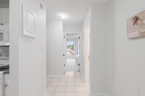 2305-202 Braeglen Close Sw, Calgary, AB 