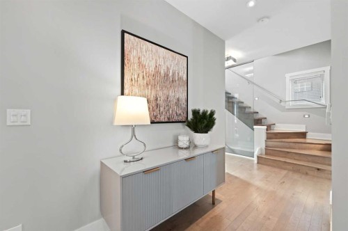 826 Durham Avenue Sw, Calgary, AB - Indoor Photo Showing Other Room
