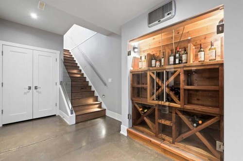 826 Durham Avenue Sw, Calgary, AB - Indoor Photo Showing Other Room