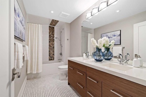 826 Durham Avenue Sw, Calgary, AB - Indoor Photo Showing Bathroom