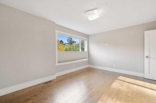 826 Durham Avenue Sw, Calgary, AB - Indoor Photo Showing Other Room