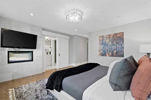 826 Durham Avenue Sw, Calgary, AB - Indoor Photo Showing Bedroom