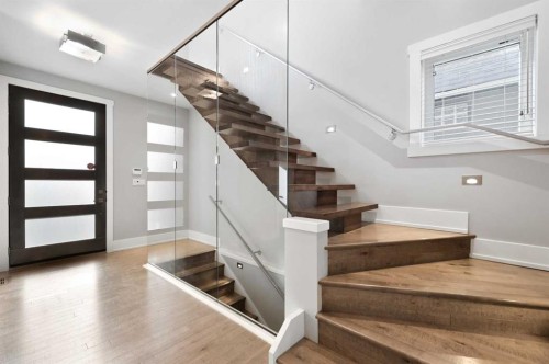 826 Durham Avenue Sw, Calgary, AB - Indoor Photo Showing Other Room