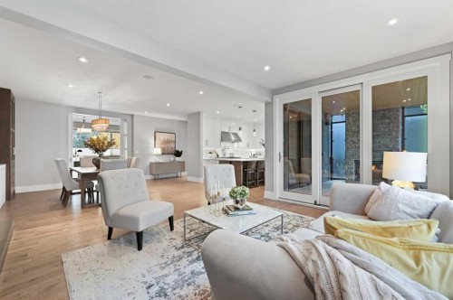 826 Durham Avenue Sw, Calgary, AB - Indoor Photo Showing Living Room
