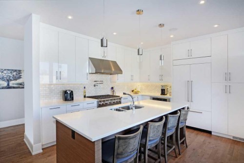 826 Durham Avenue Sw, Calgary, AB - Indoor Photo Showing Kitchen With Double Sink With Upgraded Kitchen