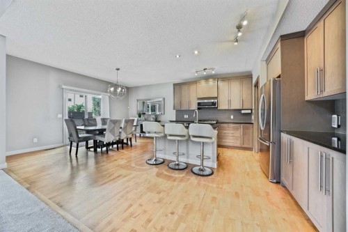 109 Seagreen Link, Chestermere, AB - Indoor Photo Showing Kitchen