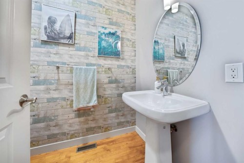 109 Seagreen Link, Chestermere, AB - Indoor Photo Showing Bathroom