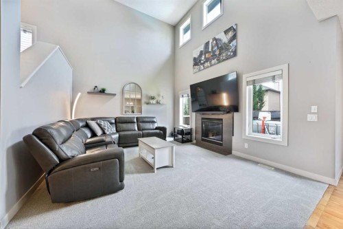 109 Seagreen Link, Chestermere, AB - Indoor Photo Showing Living Room