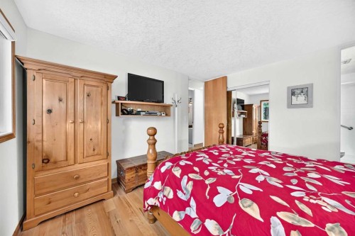 6203 Dalmarnock Green Nw, Calgary, AB - Indoor Photo Showing Bedroom