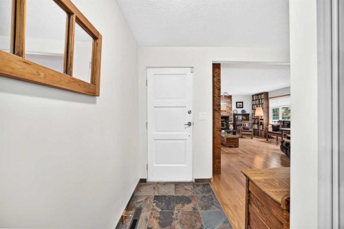 6203 Dalmarnock Green Nw, Calgary, AB - Indoor Photo Showing Other Room