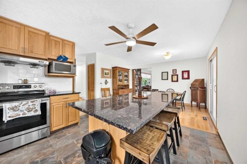 6203 Dalmarnock Green Nw, Calgary, AB - Indoor Photo Showing Kitchen
