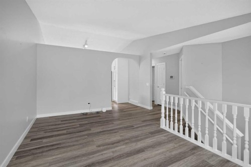 940 Coventry Drive Ne, Calgary, AB - Indoor Photo Showing Other Room