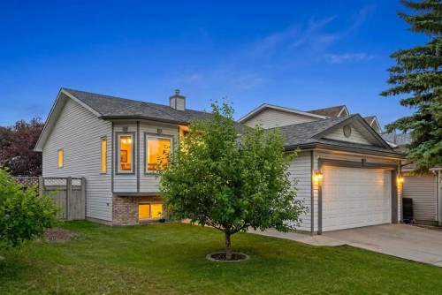 940 Coventry Drive Ne, Calgary, AB - Outdoor