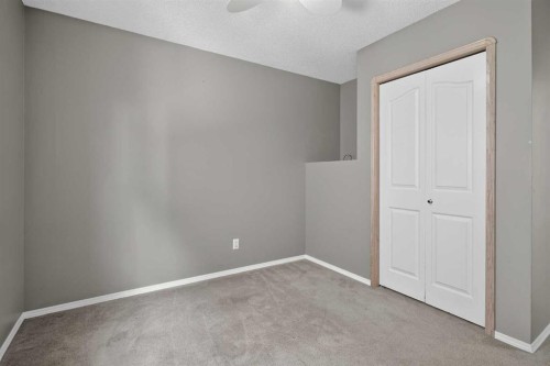 940 Coventry Drive Ne, Calgary, AB - Indoor Photo Showing Other Room