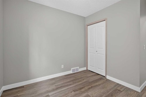 940 Coventry Drive Ne, Calgary, AB - Indoor Photo Showing Other Room