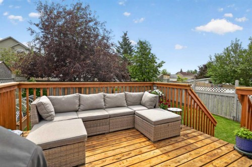 940 Coventry Drive Ne, Calgary, AB - Outdoor With Deck Patio Veranda