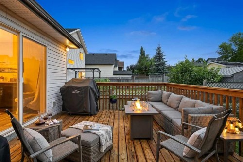 940 Coventry Drive Ne, Calgary, AB - Outdoor With Deck Patio Veranda With Exterior