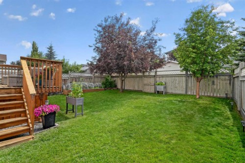 940 Coventry Drive Ne, Calgary, AB - Outdoor With Backyard