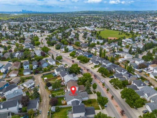 940 Coventry Drive Ne, Calgary, AB - Outdoor With View