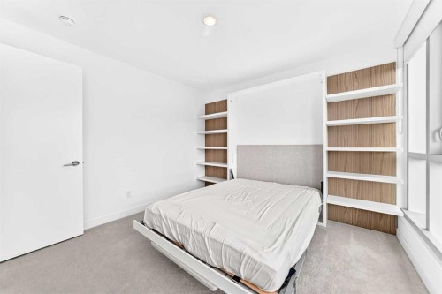 323-88 9 Street Ne, Calgary, AB - Indoor Photo Showing Bedroom