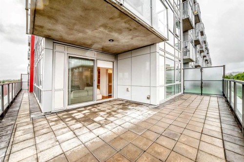 323-88 9 Street Ne, Calgary, AB - Outdoor With Exterior