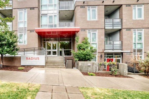 323-88 9 Street Ne, Calgary, AB - Outdoor With Facade