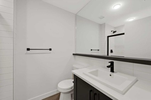 623-3932 University Avenue Nw, Calgary, AB - Indoor Photo Showing Bathroom